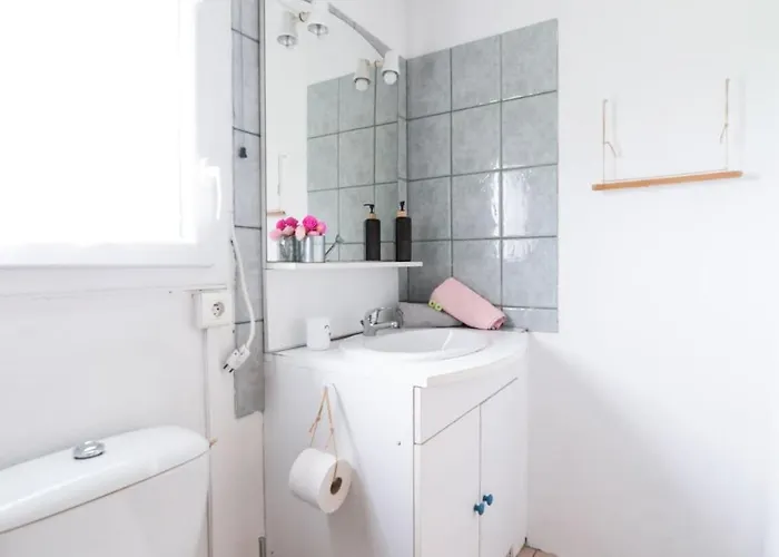 La Maison D'adèle Hébergement de vacances *