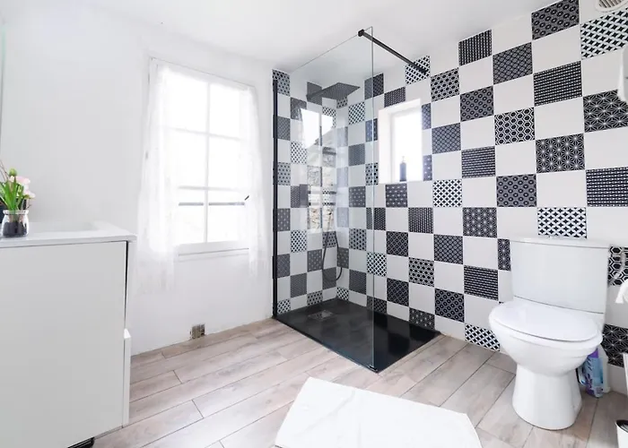 La Maison D'adèle Hébergement de vacances *